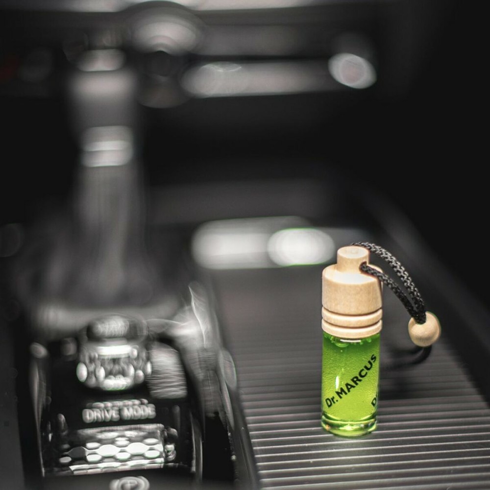 Odorizant pentru Mașină Dr Marcus Ecolo Măr 4,5 ml Lemn Geam Parfum Pandantiv 4 Piese