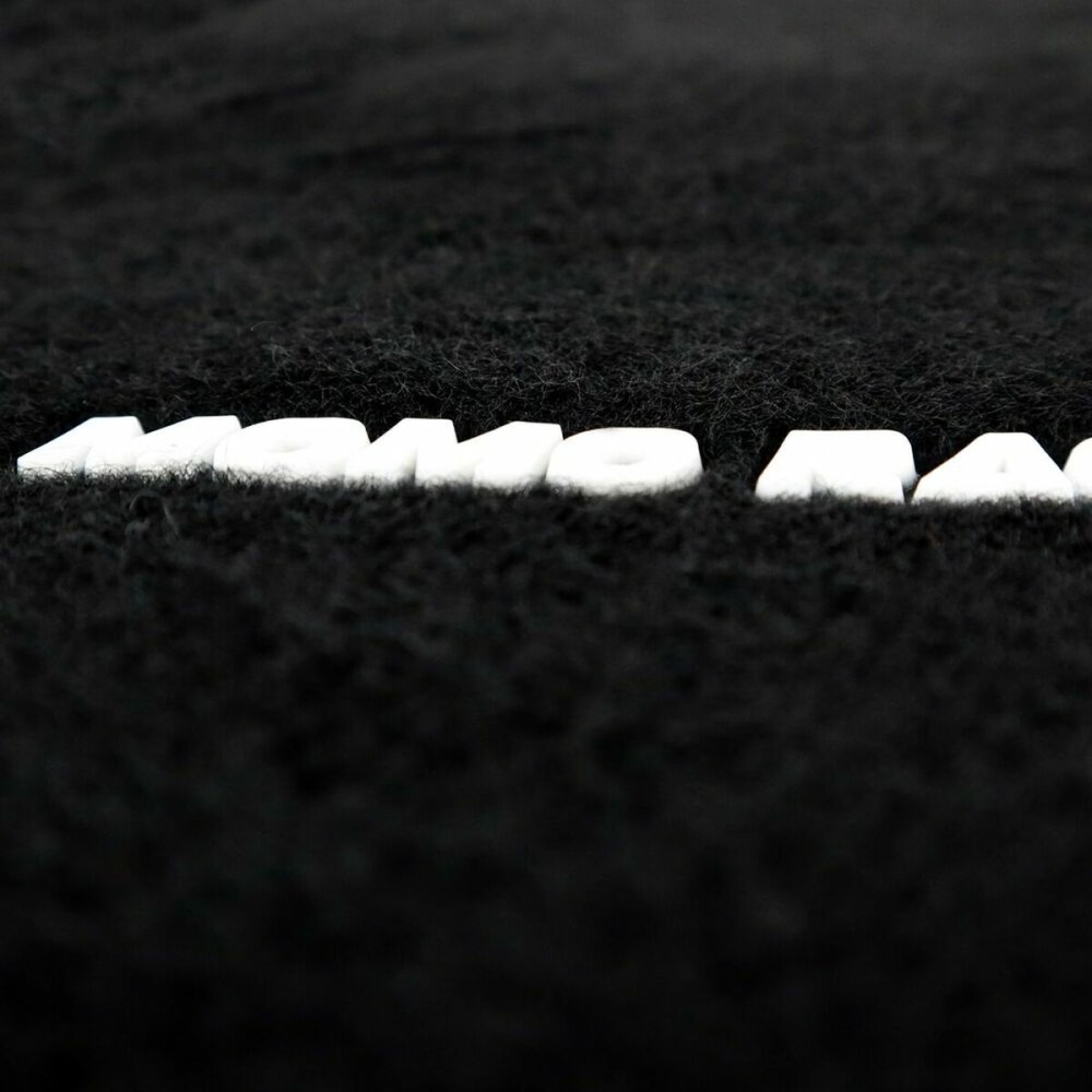 Covor de podea auto MOMO MOMLCM4A8BR Universal