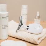 Aparat Electric de Masaj Facial pentru Față și Gât cu LED, EMS și Căldură Selora InnovaGoods