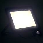 vidaXL Proiector LED cu senzor, 100 W, alb rece vidaXL Proiector LED cu senzor, 100 W, alb rece