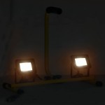 vidaXL Proiector cu LED și mâner, 2x10 W, alb cald vidaXL Proiector cu LED și mâner, 2x10 W, alb cald