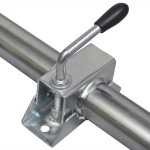 Roată de manevră 48 mm cu 2 țevi de susținere și 3 cleme de fixare Roată de manevră 48 mm cu 2 țevi de susținere și 3 cleme de fixare