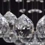 vidaXL Lustră albă cu mărgele de cristal din sticlă 8xG9 29 cm vidaXL Lustră albă cu mărgele de cristal din sticlă 8xG9 29 cm