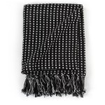 vidaXL Pătură decorativă cu pătrățele, bumbac, 125 x 150 cm, negru vidaXL Pătură decorativă cu pătrățele, bumbac, 125 x 150 cm, negru