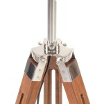 vidaXL Lampă de podea trepied, maro miere și alb, 141 cm, lemn de tec vidaXL Lampă de podea trepied, maro miere și alb, 141 cm, lemn de tec