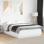 vidaXL Cadru de pat cu lumini LED, alb, 140x200 cm, lemn prelucrat vidaXL Cadru de pat cu lumini LED, alb, 140x200 cm, lemn prelucrat