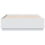 vidaXL Cadru de pat cu lumini LED, alb, 135x190 cm, lemn prelucrat vidaXL Cadru de pat cu lumini LED, alb, 135x190 cm, lemn prelucrat