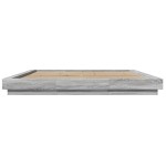 vidaXL Cadru de pat cu lumini LED gri sonoma 180x200 cm lemn prelucrat vidaXL Cadru de pat cu lumini LED gri sonoma 180x200 cm lemn prelucrat