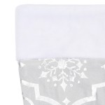 vidaXL Covor fustă de brad Crăciun cu șosetă, alb, 150 cm, țesătură vidaXL Covor fustă de brad Crăciun cu șosetă, alb, 150 cm, țesătură