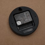 vidaXL Ceas de perete cu scale luminoase și indicatori, maro, Ø30 cm vidaXL Ceas de perete cu scale luminoase și indicatori, maro, Ø30 cm