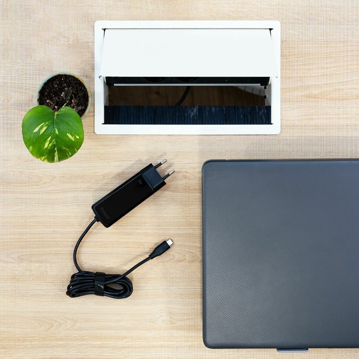 Încărcător pentru Laptop TooQ TQLC-USBCGAN90PD-C 90 W