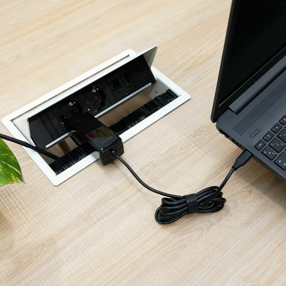 Încărcător pentru Laptop TooQ TQLC-USBCGAN90PD-C 90 W