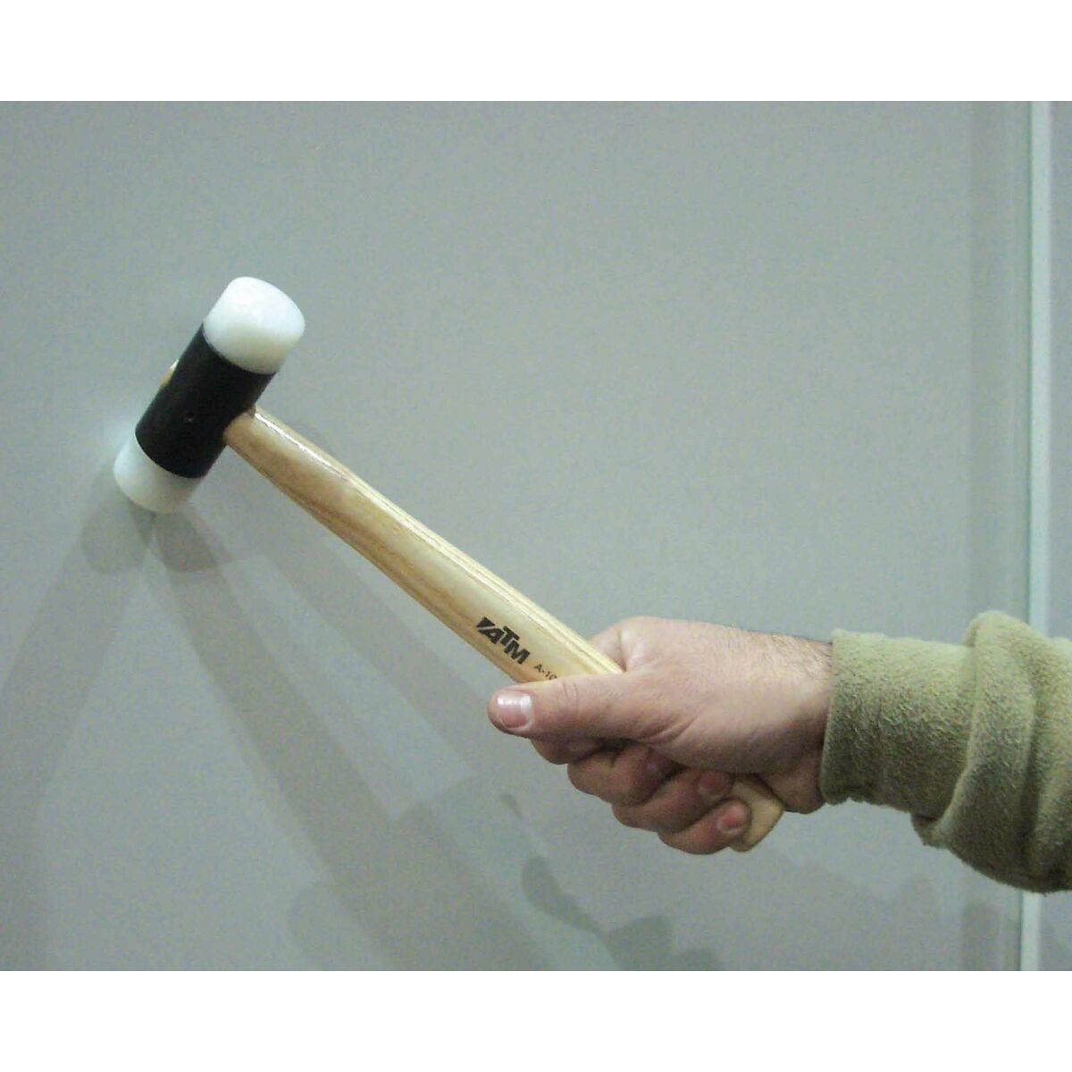 Buzdugan de nylon ATM