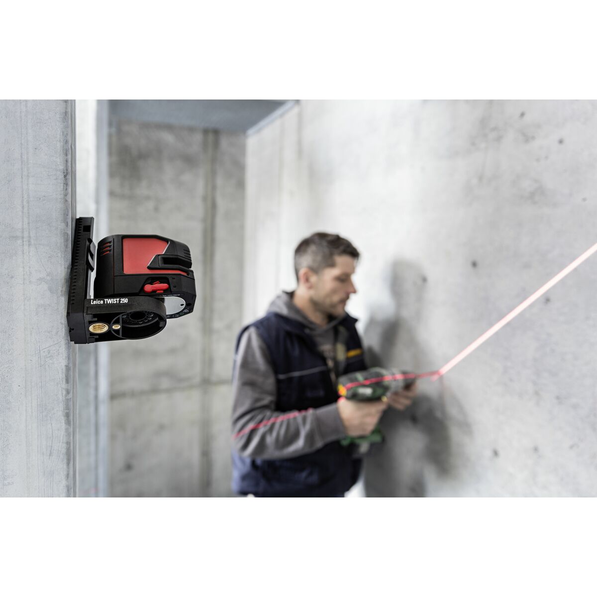 Nivel laser cu linii Leica Geosystems L2s