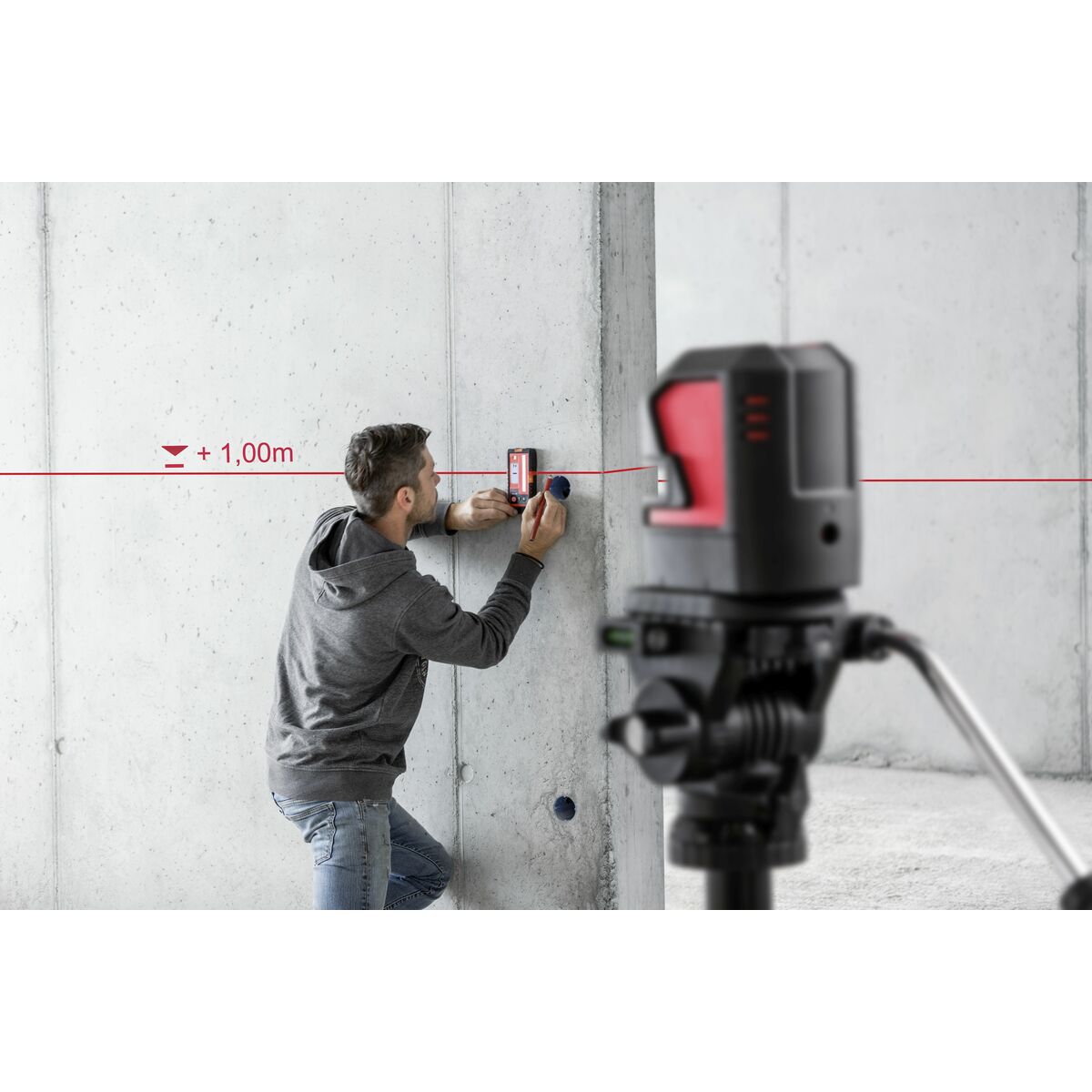 Nivel laser cu linii Leica Geosystems L2