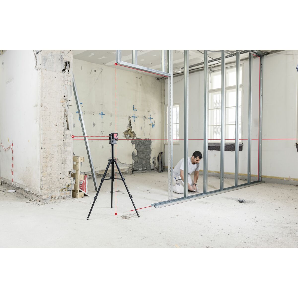 Nivel laser cu linii Leica Geosystems L2P5