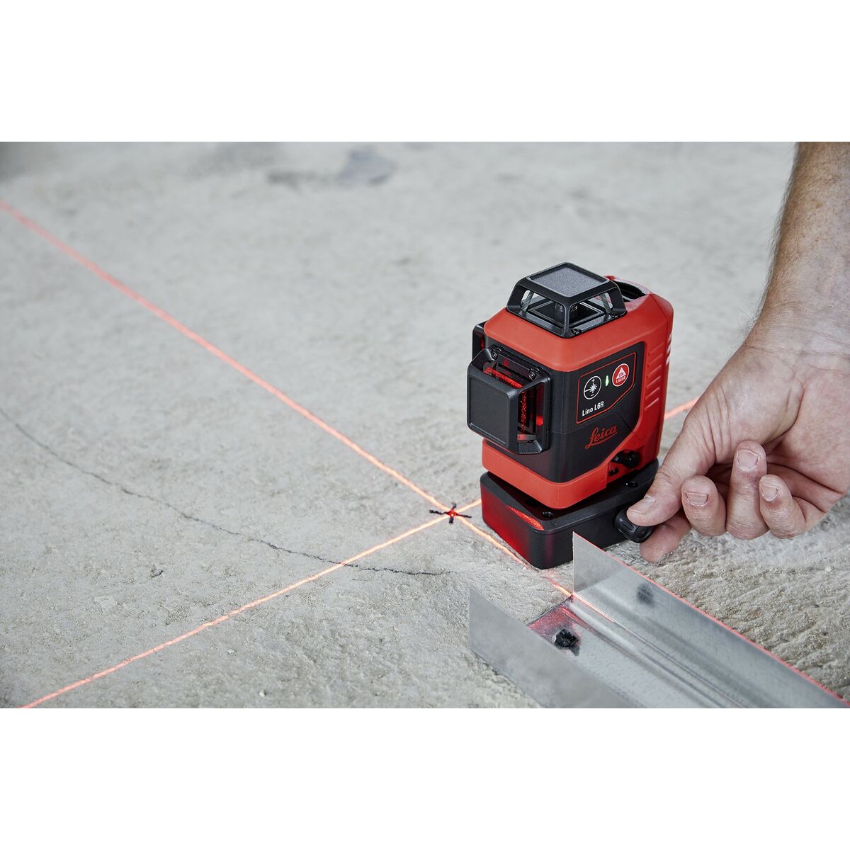 Nivel laser cu linii Leica Geosystems L6R