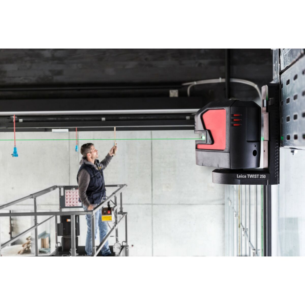 Nivel laser cu linii Leica Geosystems L2Gs