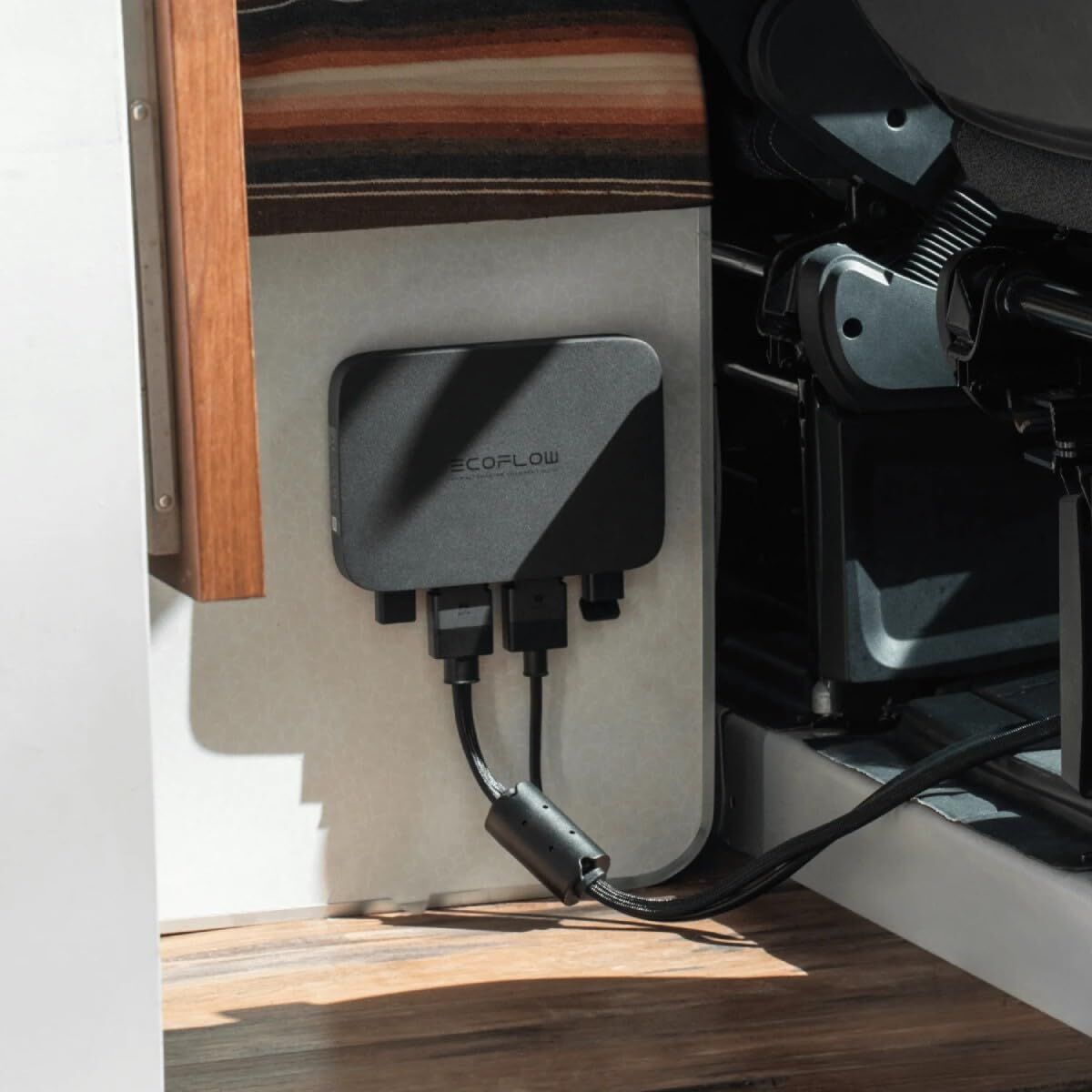 Priză Inteligentă Ecoflow EFALTERNATORCHARGER500W-N