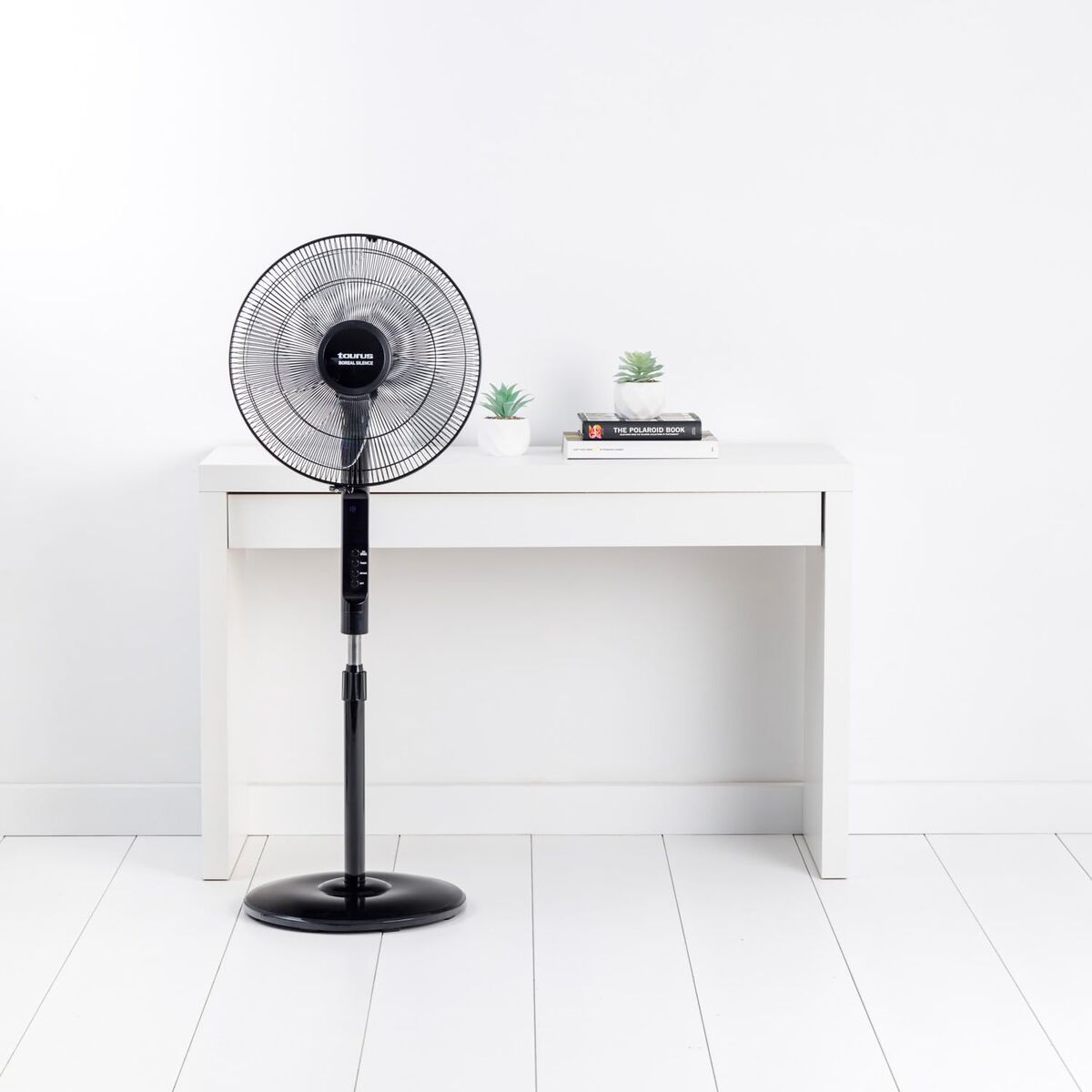 Ventilator de Unitate Taurus Negru