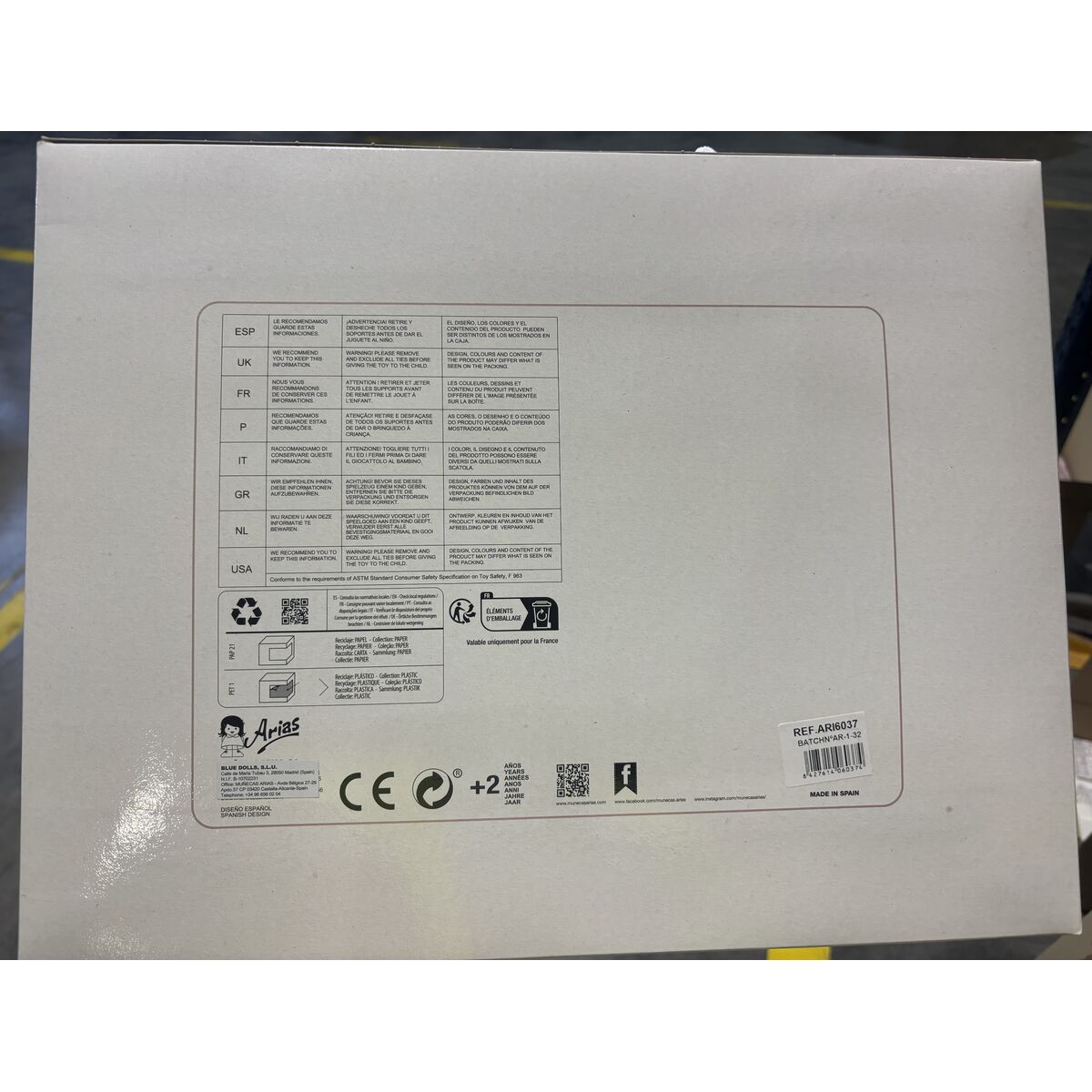 Hainele păpușii Arias Reborn