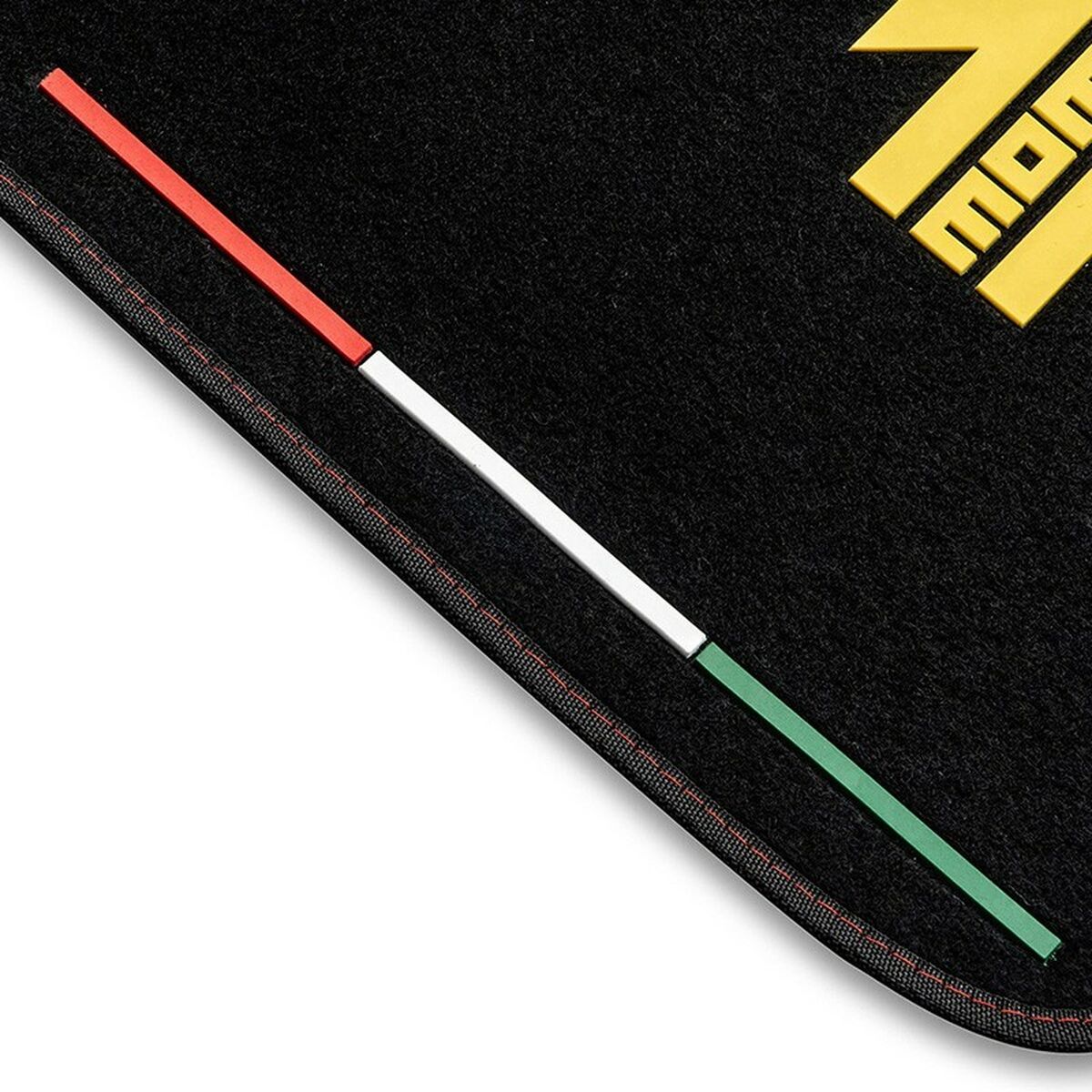 Set de covoraș pentru podea auto MOMO MOMLCM4ITBK