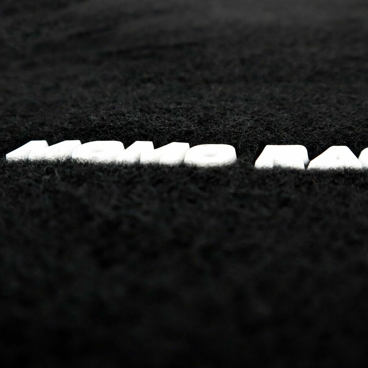 Covor de podea auto MOMO MOMLCM4A8BR Universal