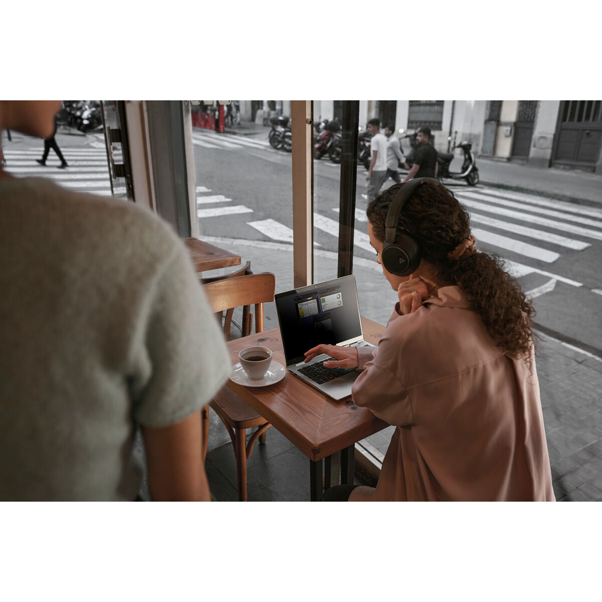 Laptop HP AD2Z8ET#ABE 13,3" intel core ultra 5 16 GB RAM 512 GB SSD