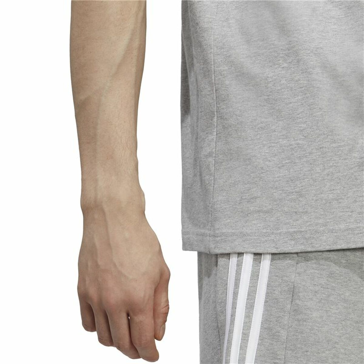 Tricou cu Mânecă Scurtă Bărbați Adidas Essentials Gri deschis S