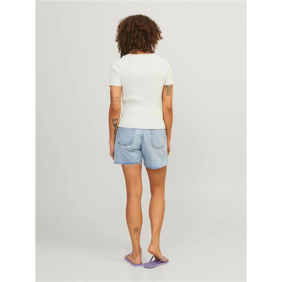 Tricou cu Mânecă Scurtă Femei Jack & Jones 12252768-11-4201 TCX Bej (XS)