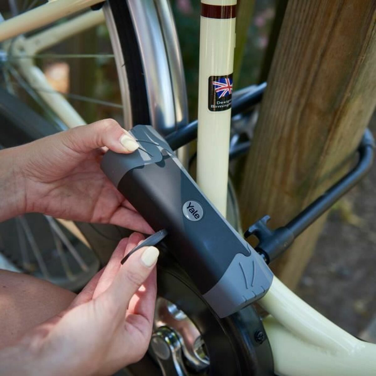 Lacăt cu cheie Yale Negru 30 x 7 x 18 cm