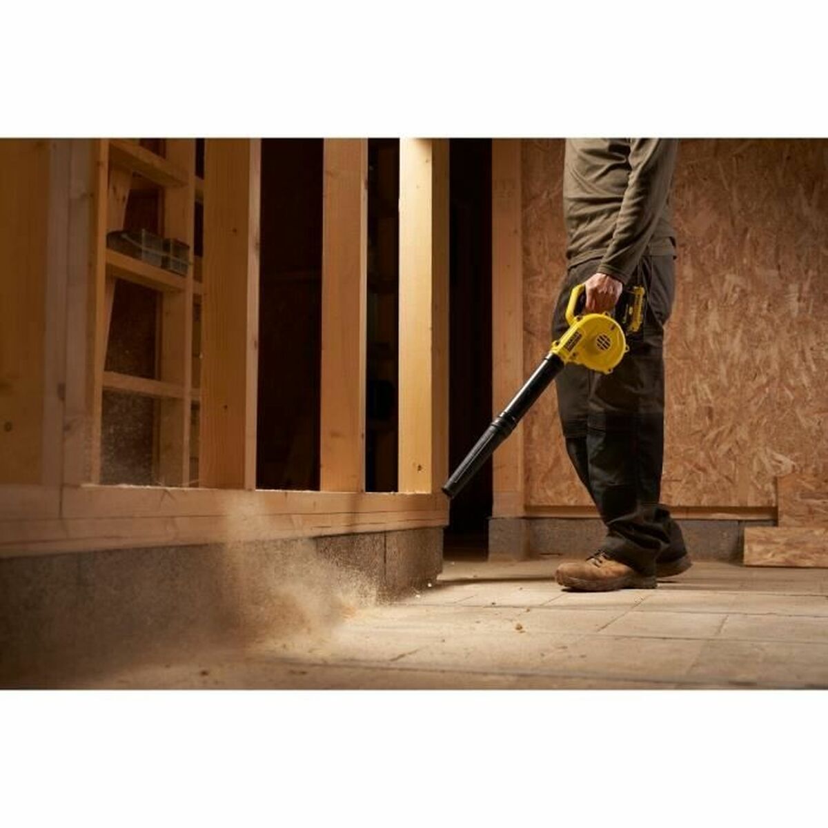 Suflantă Stanley SFMCBL01B-XJ 18 V