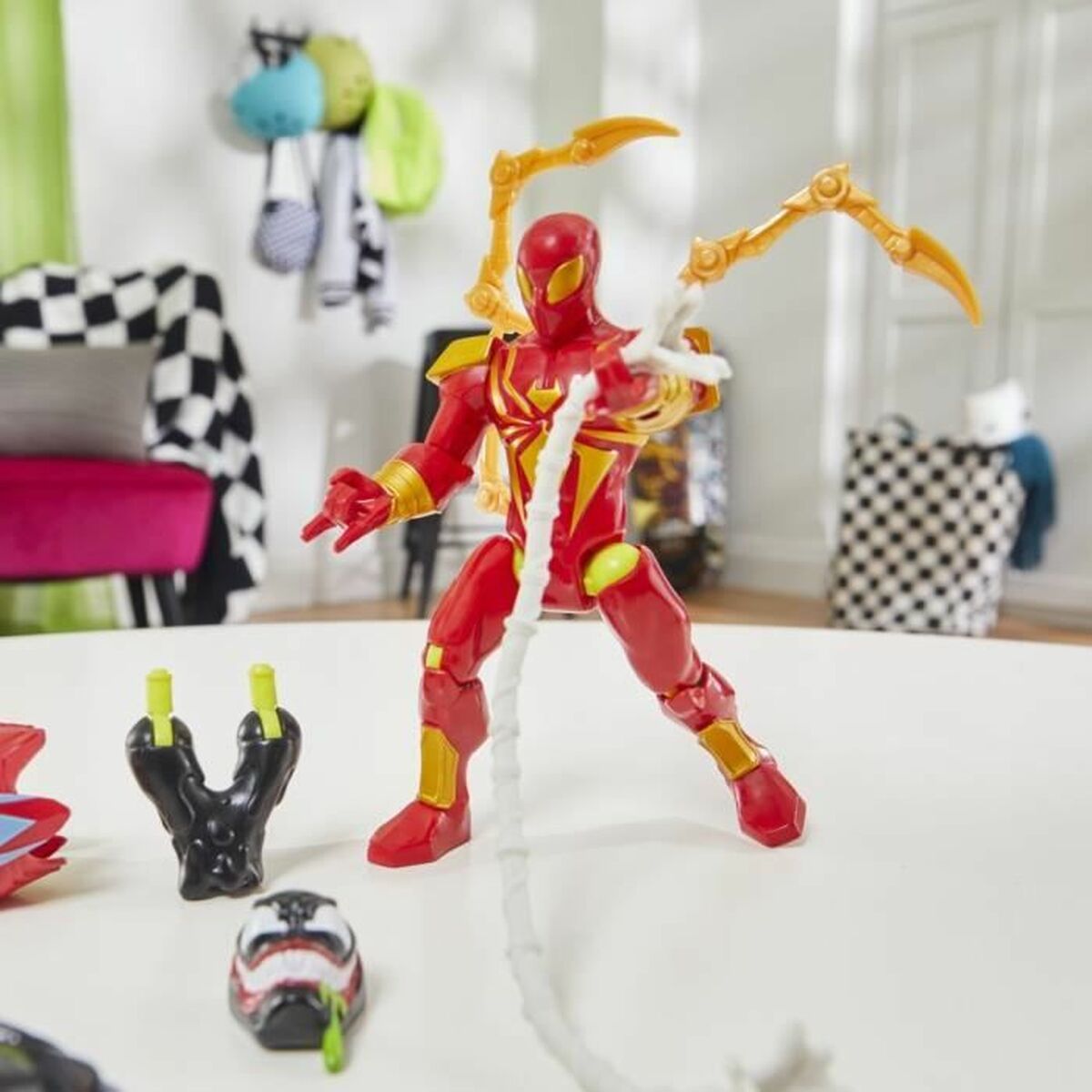 Figura îmbinată Hasbro MixMashers Iron Spider Deluxe