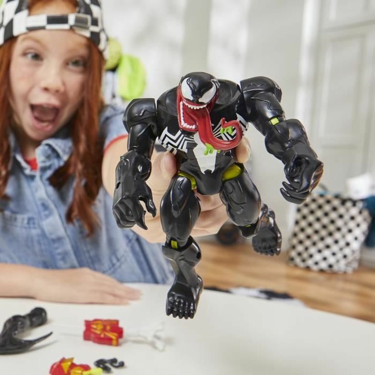 Figura îmbinată Hasbro MixMashers Venom Deluxe