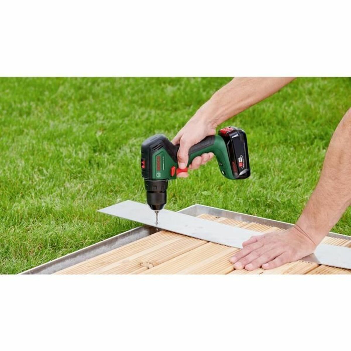 Șurubelniță electrică BOSCH UniversalDrill 18V 60 Nm
