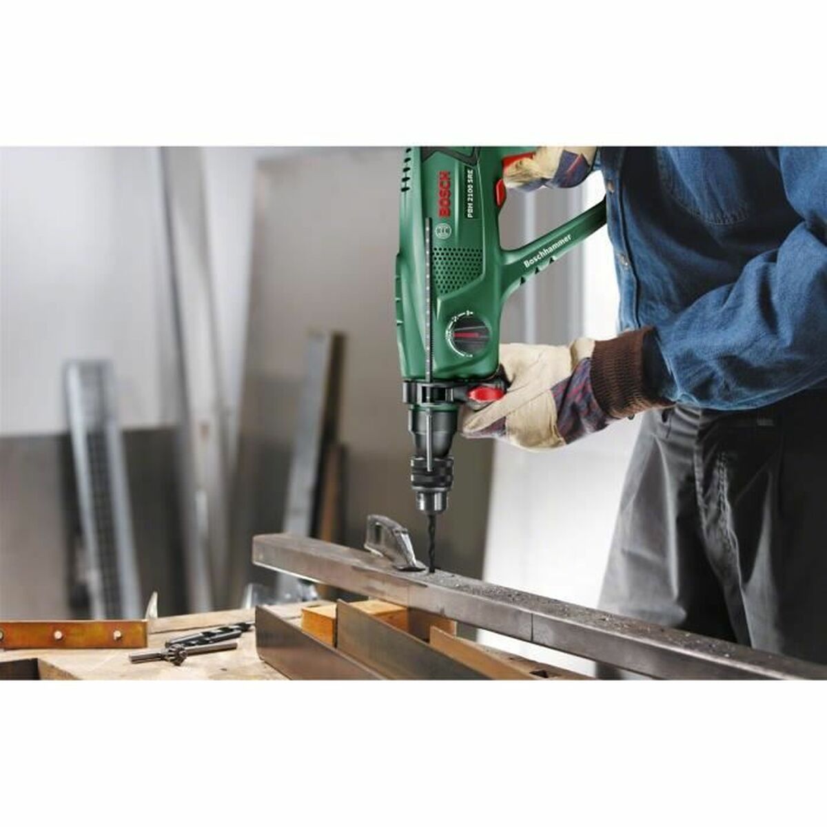 Burghiu percutor BOSCH PBH 2100 RE 550 W