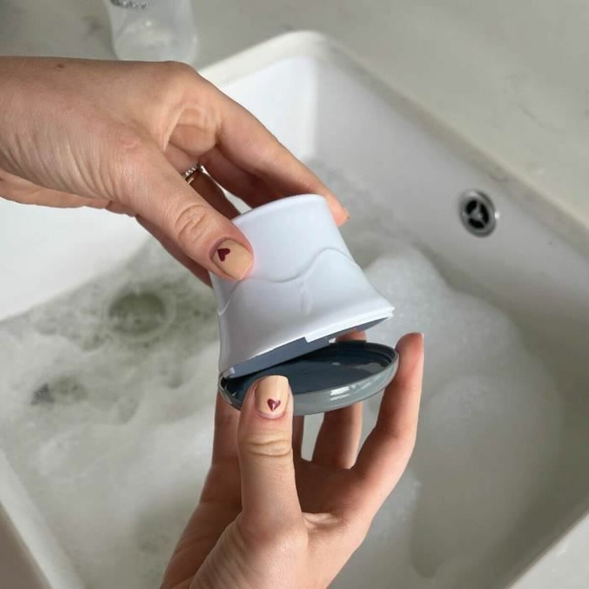 Perie pentru Curățare Biberon și Tetină Nûby Mâner ergonomic