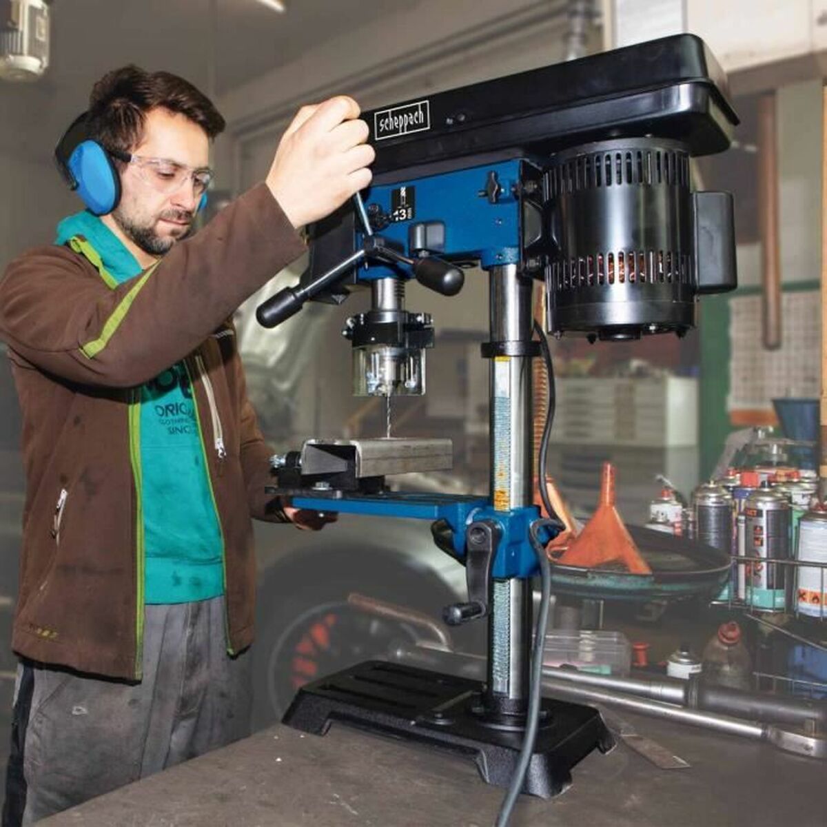 Perforator montat pe stâlp susţinător Scheppach DP16SL 550 W