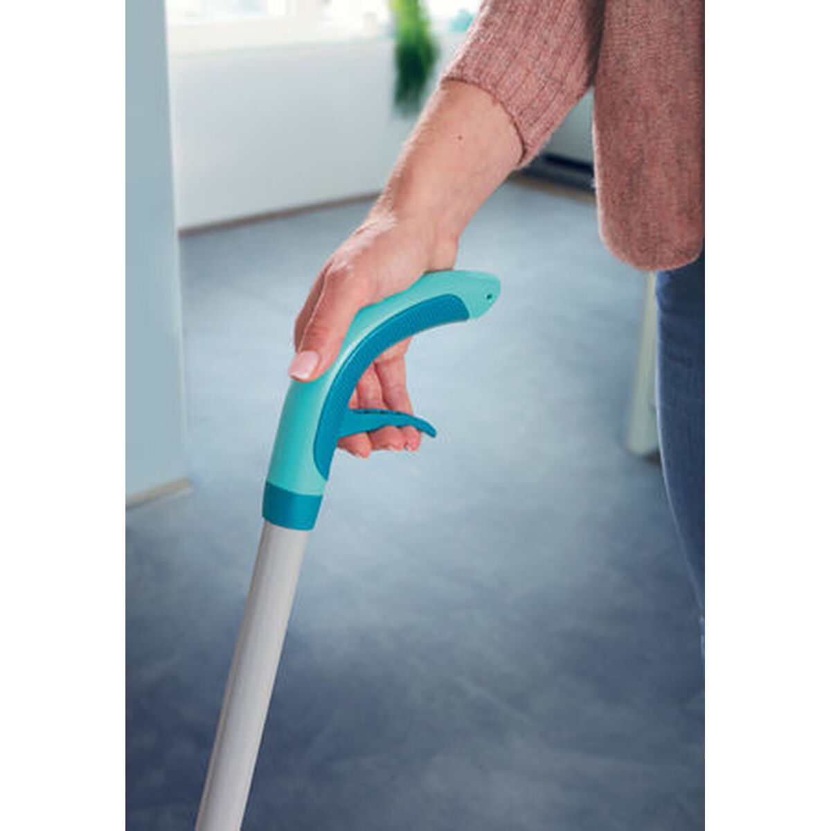 Mop Microfibră Leifheit Easy Spray XL Pulverizator