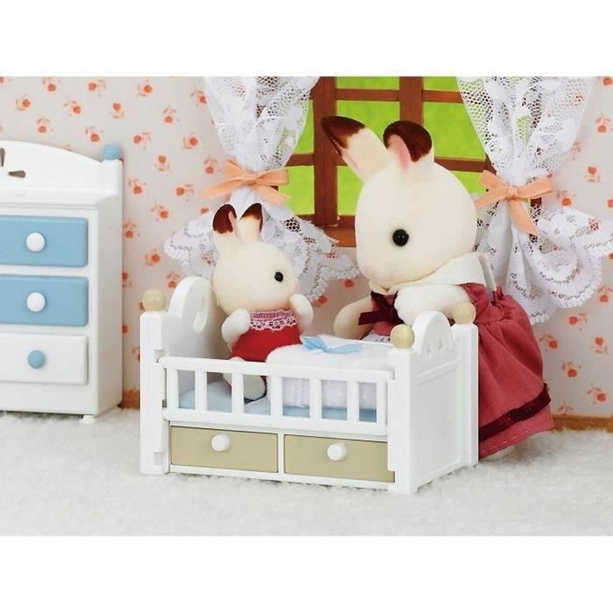Figurine de Acțiune Sylvanian Families Baby Rabbit Chocolate Bed