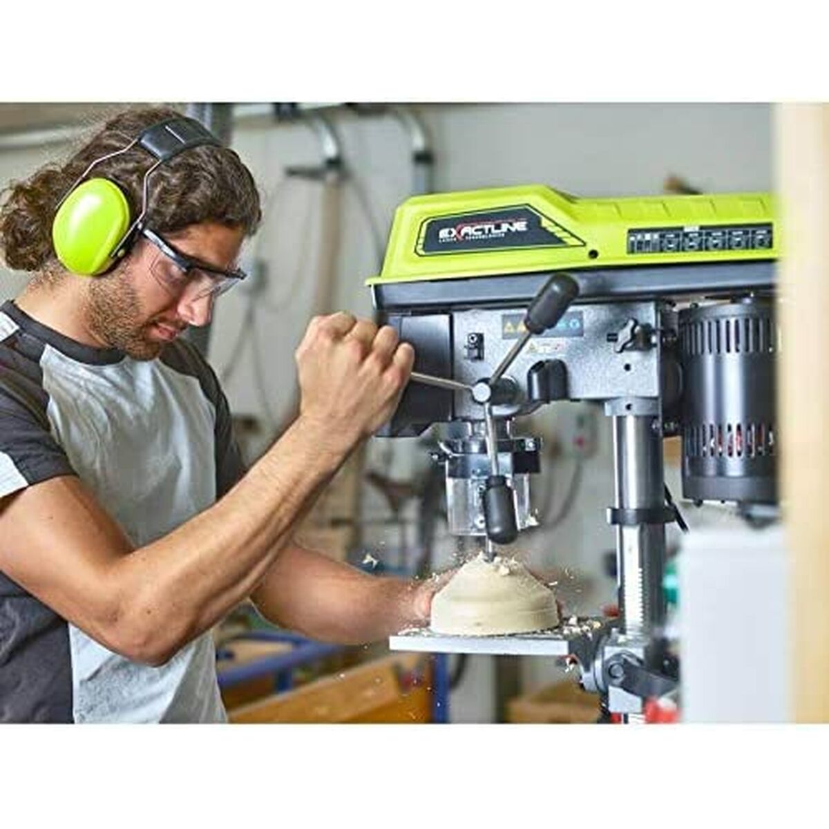 Perforator montat pe stâlp susţinător Ryobi 390 W