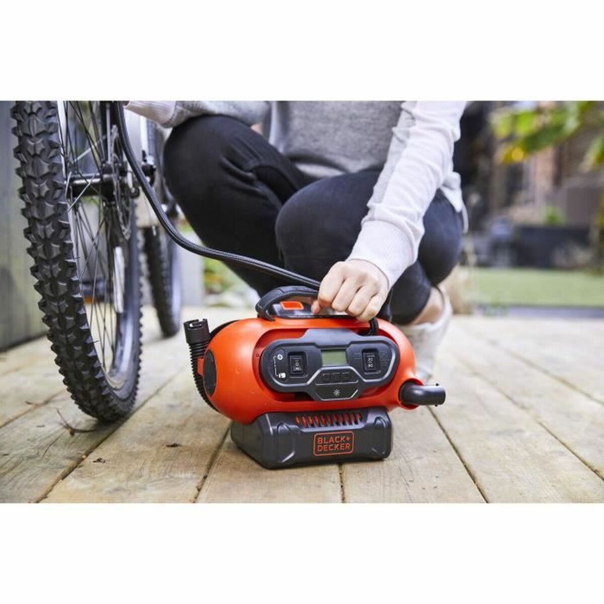 Compresor de aer Black & Decker BDCINF18N-QS