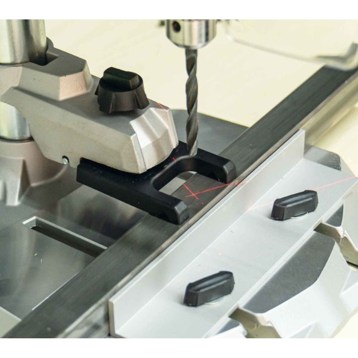 Perforator montat pe stâlp susţinător Scheppach 700 W