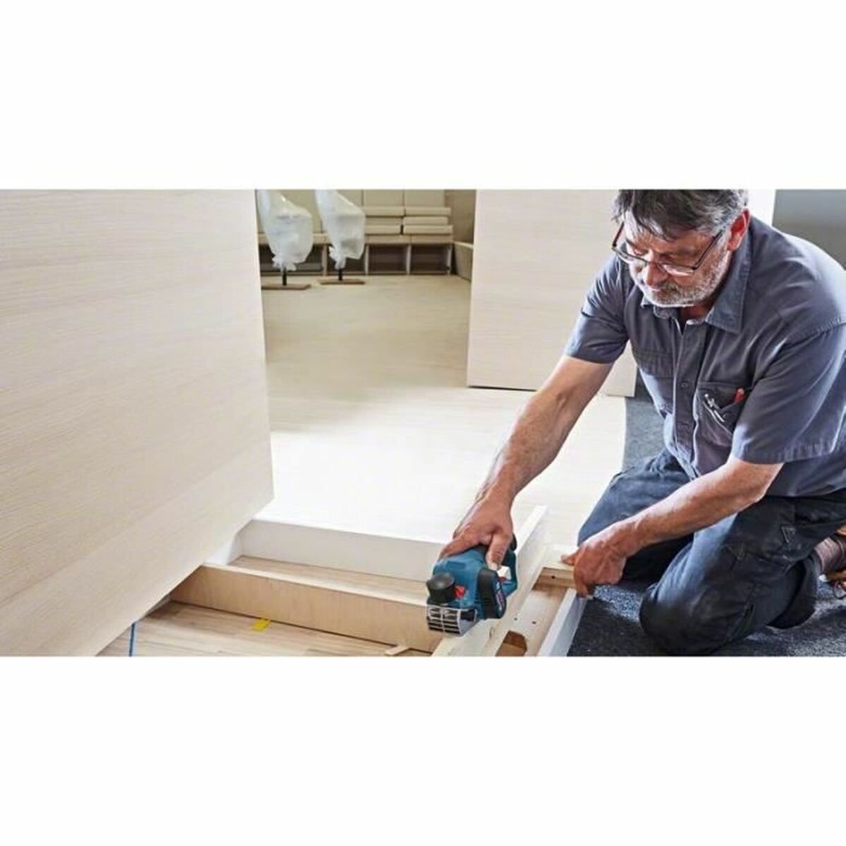 Perie electrică de tâmplar BOSCH GHO 12V-20 18 V