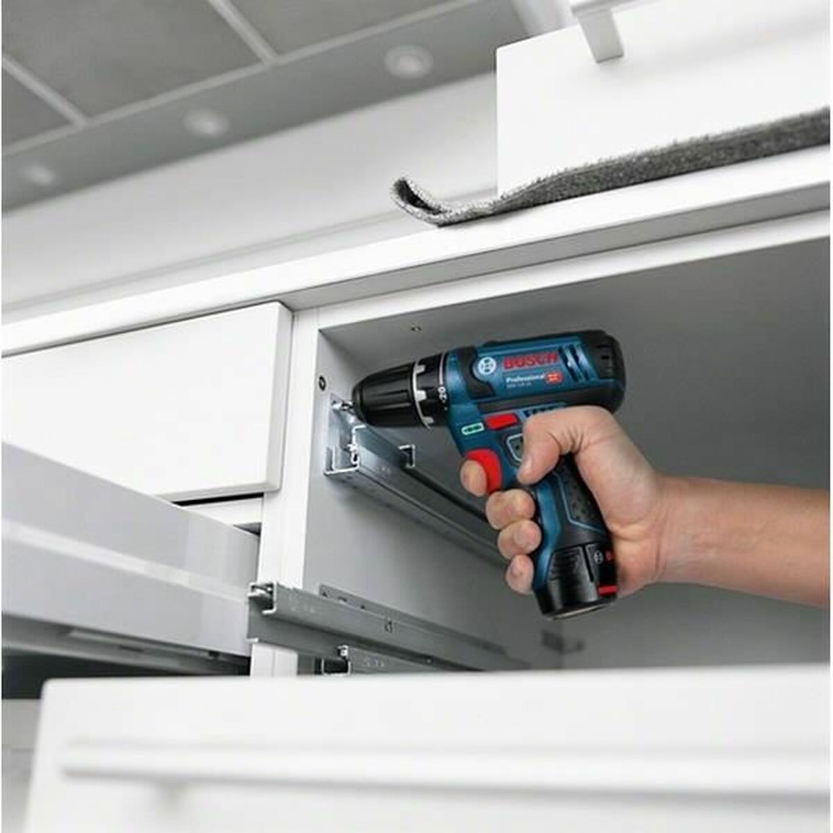 Șurubelniţă BOSCH Professional GSB 12V-15 12 V 30 Nm