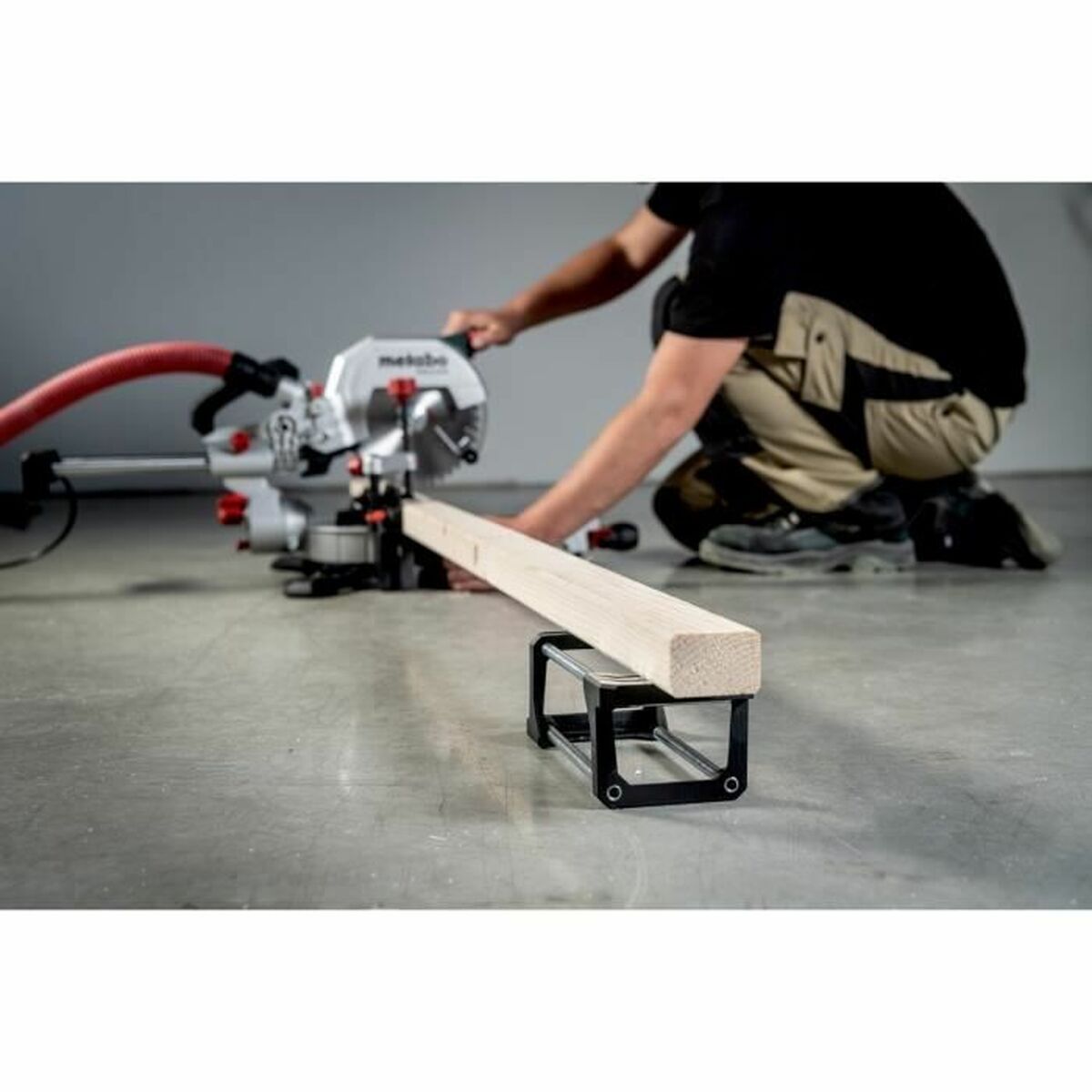 Ferăstrău de masă Metabo KGS305M 2000 W 305 mm 110 mm