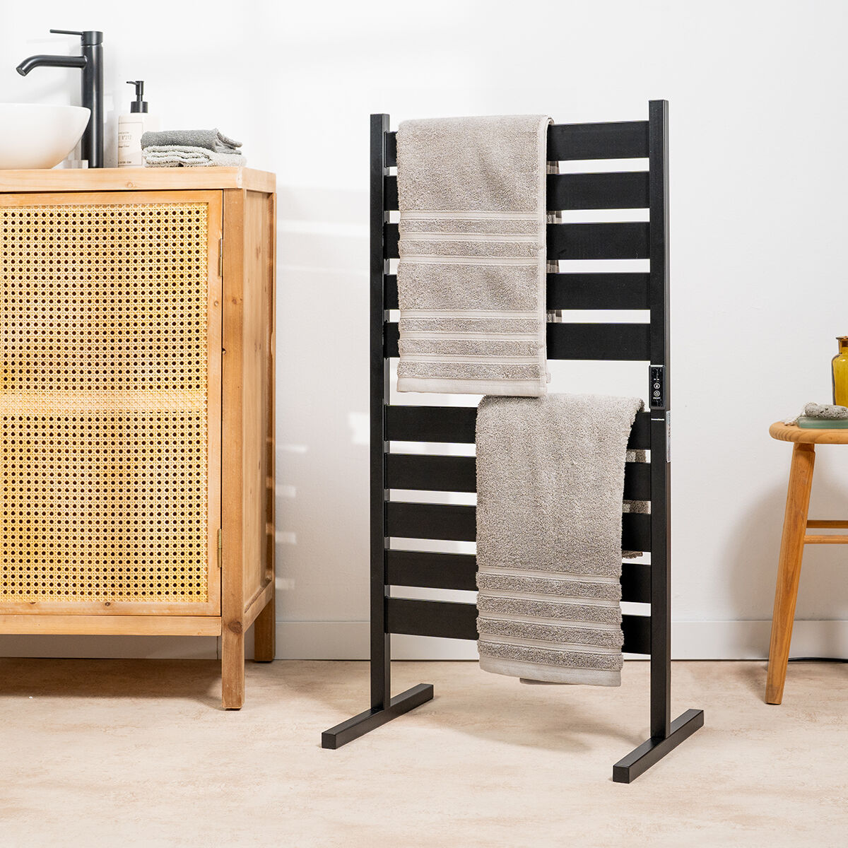 Suport electric pentru prosoape cu picior sau de perete InnovaGoods WARMER 10 SLIM BARS Plastic Oțel carbon (Recondiționate C)