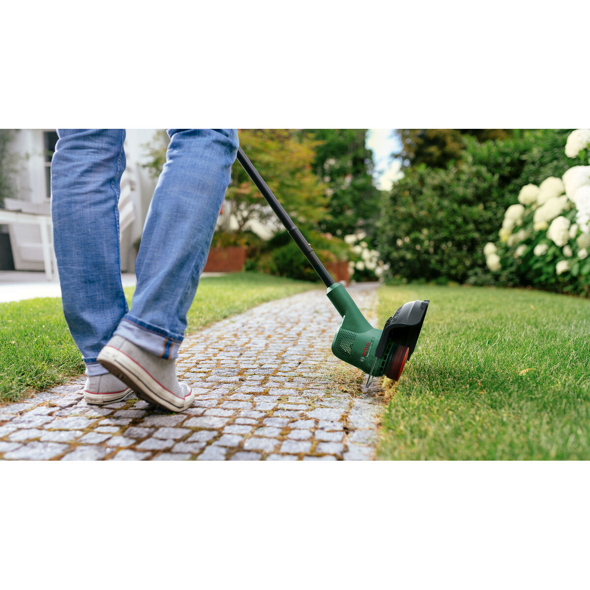 Foarfece de tăiat margini BOSCH EasyGrassCut 18V-26 2,5 Ah (Recondiționate B)