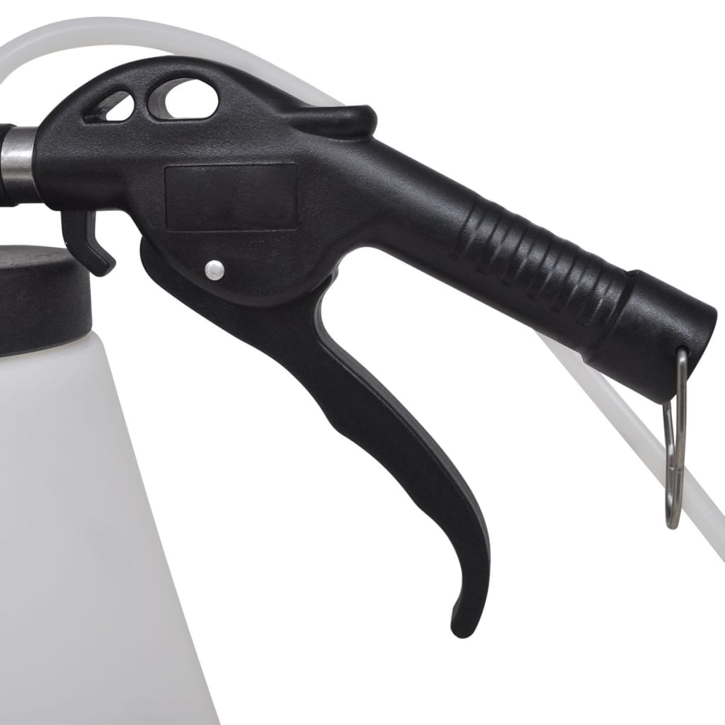 Aparat pneumatic pentru aerisirea frânelor și ambreiajului Aparat pneumatic pentru aerisirea frânelor și ambreiajului