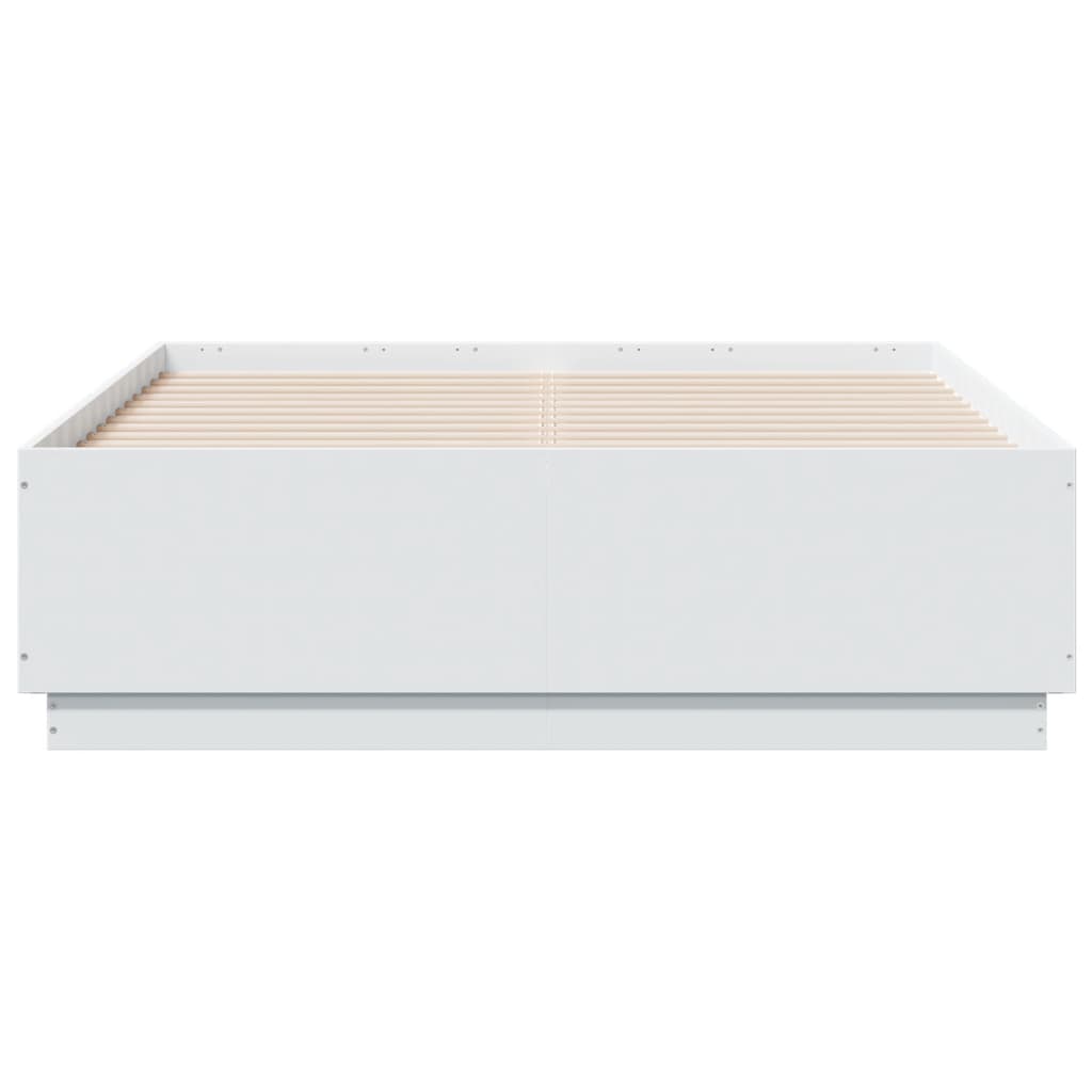 vidaXL Cadru de pat cu lumini LED, alb, 135x190 cm, lemn prelucrat vidaXL Cadru de pat cu lumini LED, alb, 135x190 cm, lemn prelucrat